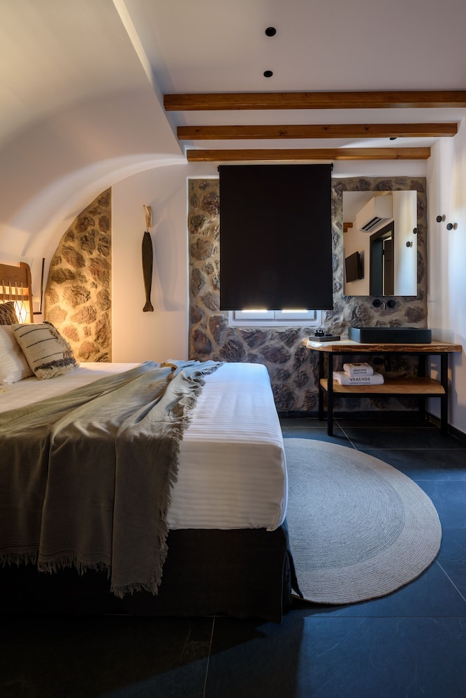 VRACHOS SUITES MYKONOS 31/75