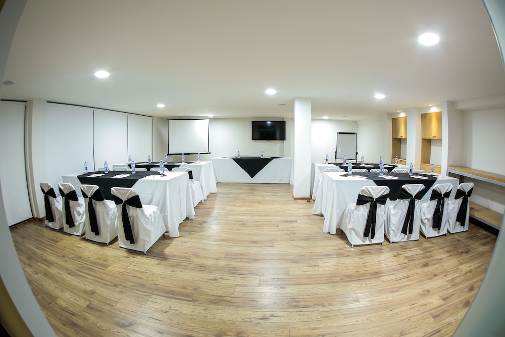 Hotel Perla Central 64/66