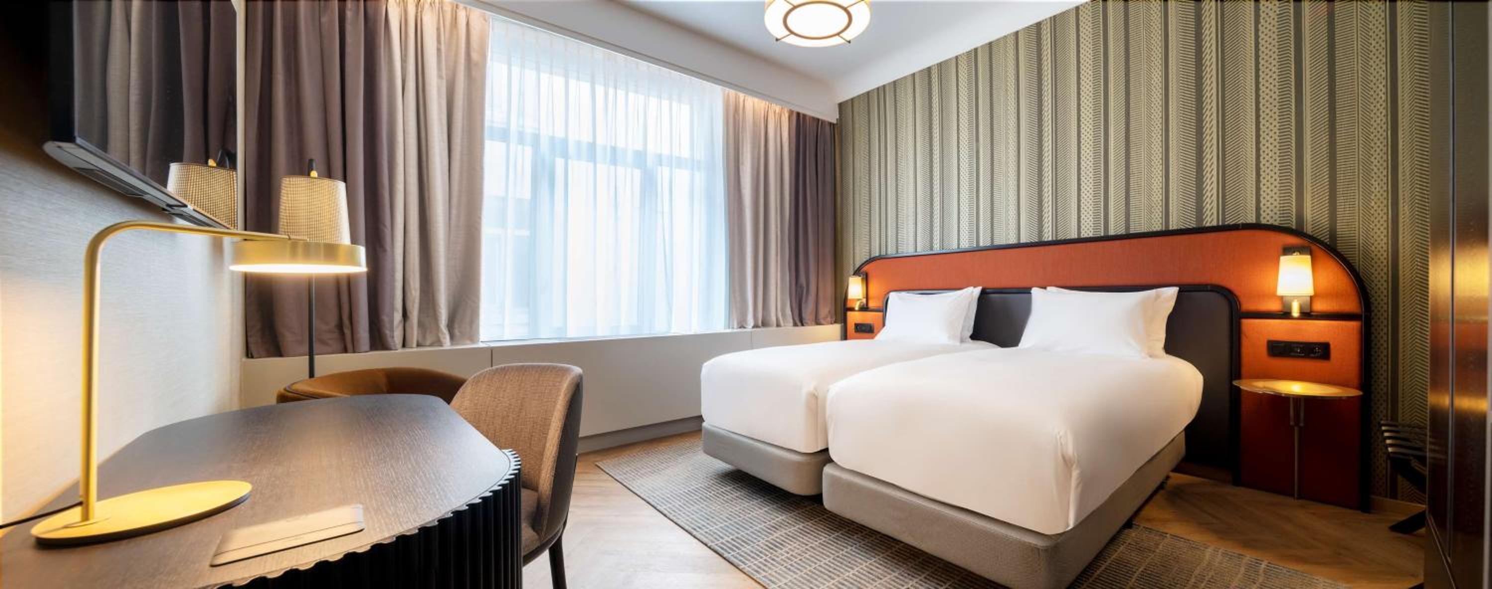 Room, Single Bed, DoubleTree by Hilton Brussels City, Belgium 3/7
