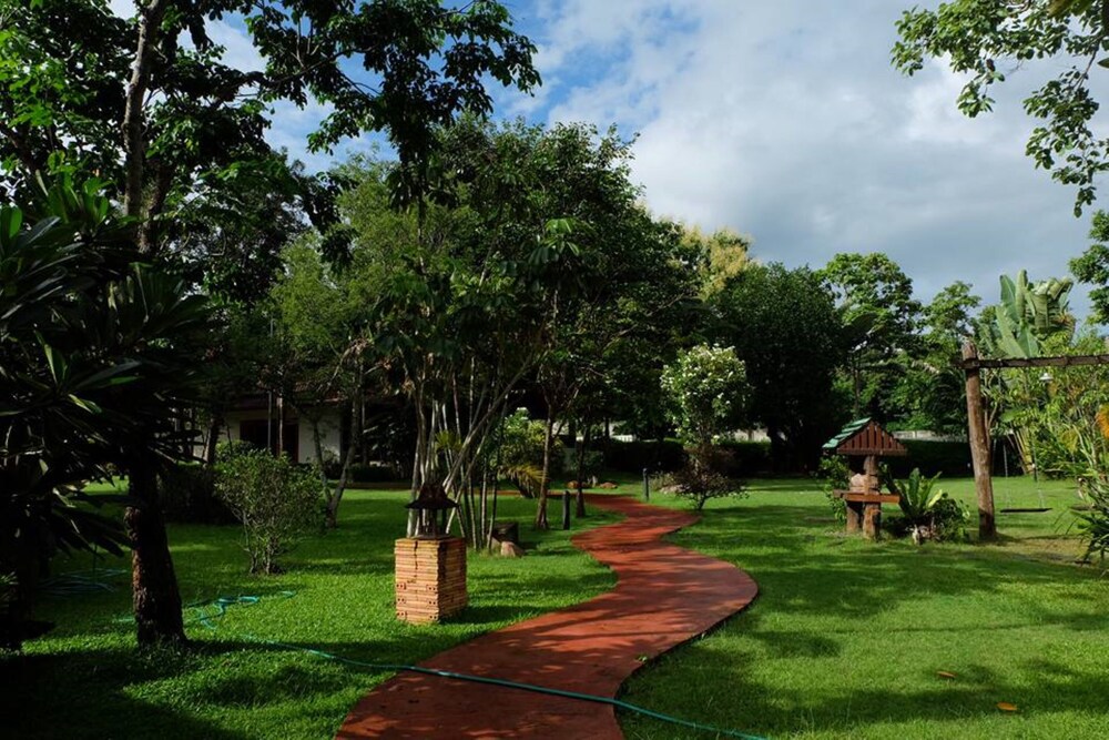 RUEN ARIYA RESORT 69/76