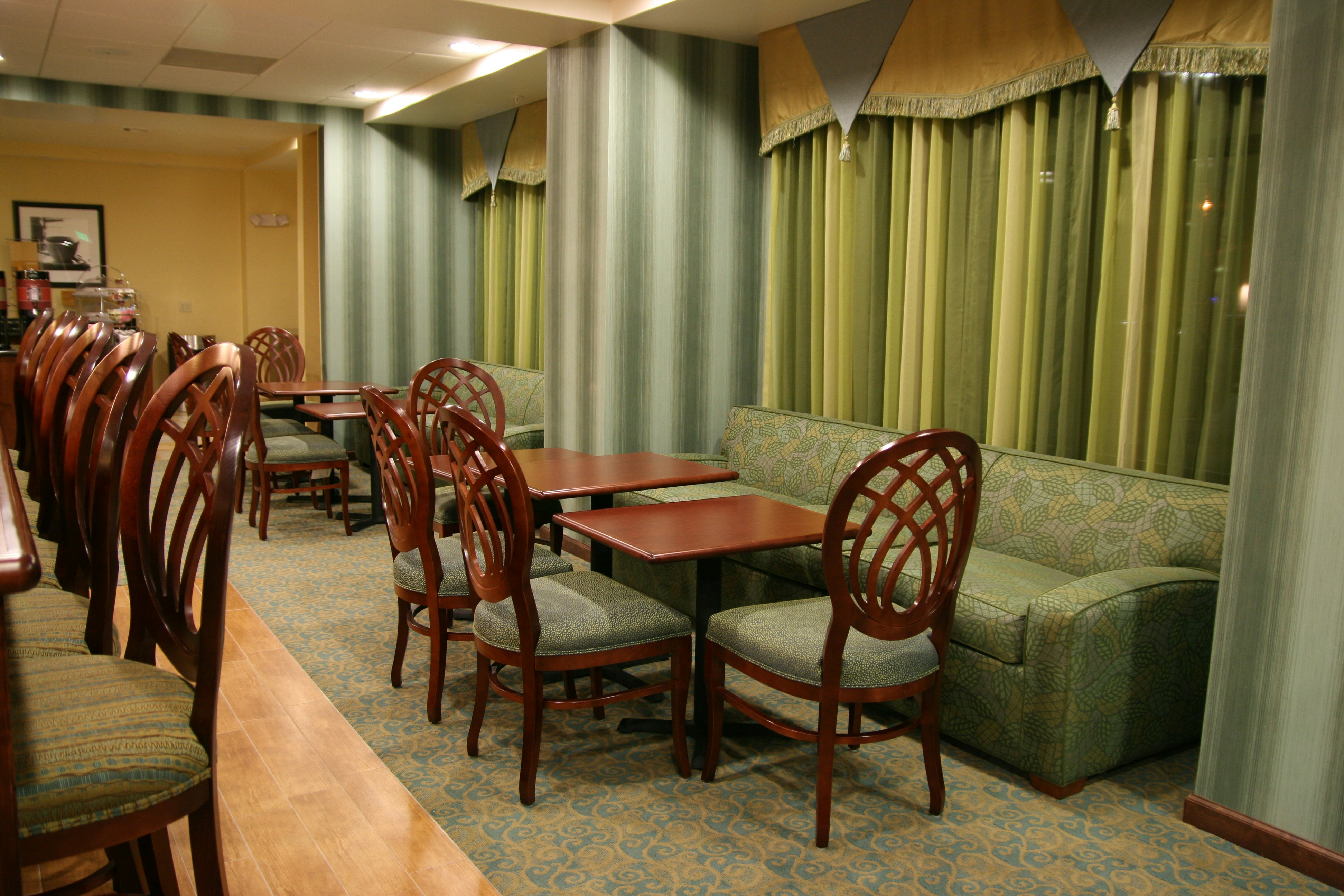 Hampton Inn Brentwood 38/50