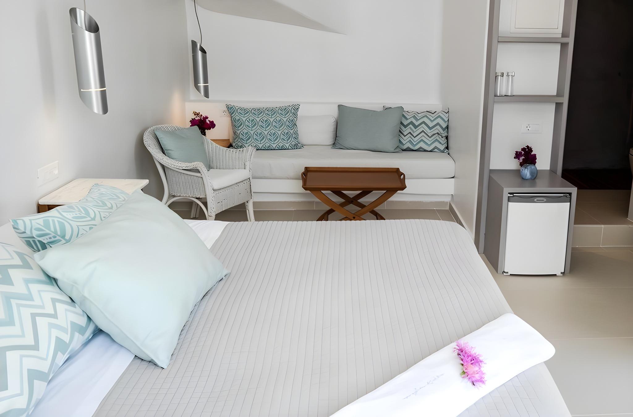 SUPERIOR, DOUBLE OR TWIN BED