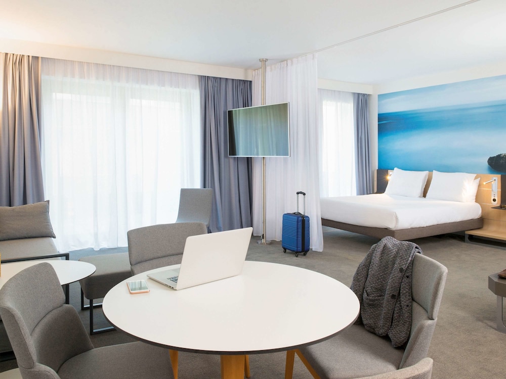 NOVOTEL CHARLEROI CENTRE 44/77