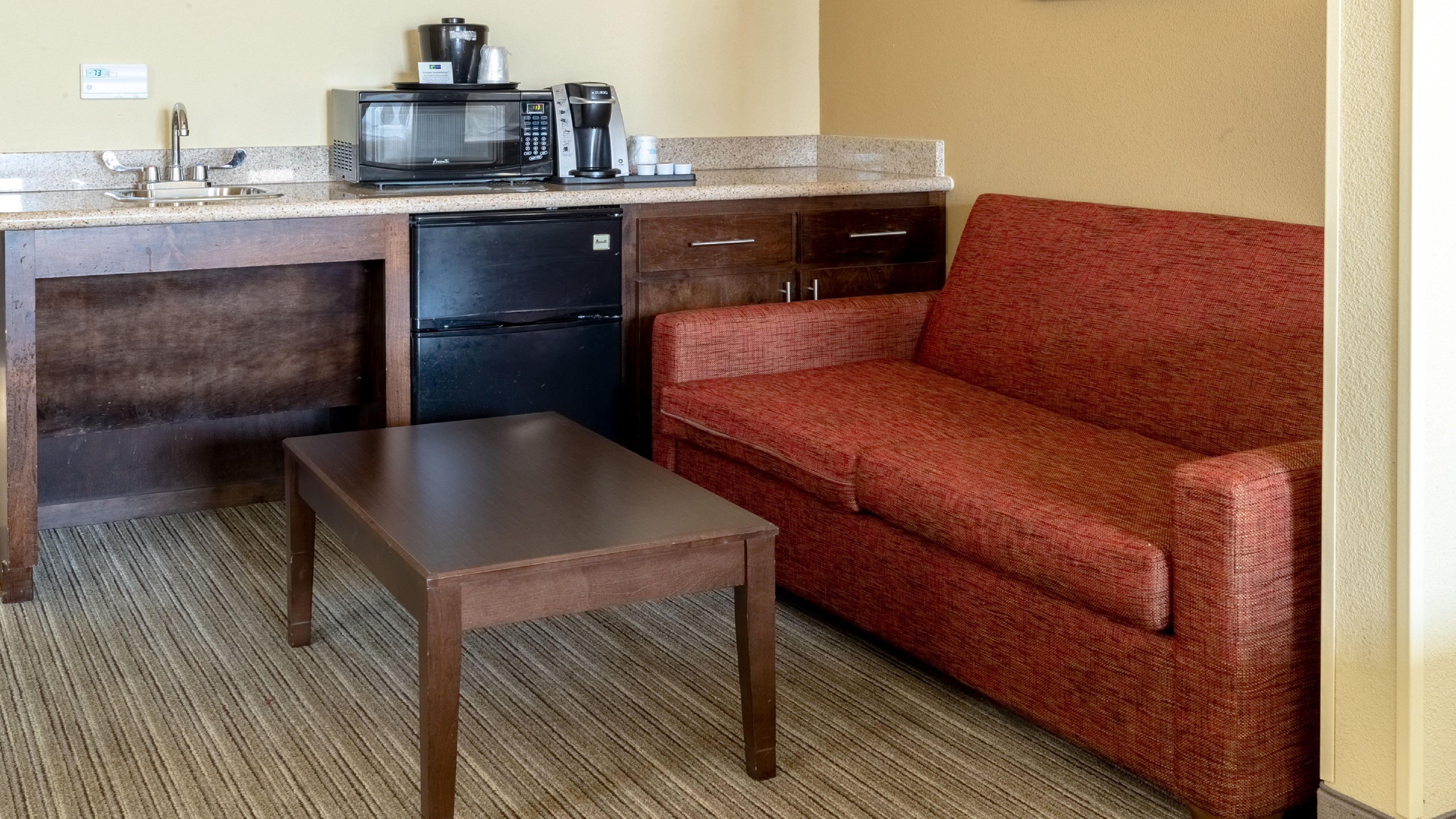 Holiday Inn Express Hotel & Suites Houston South - Pearland 45/61
