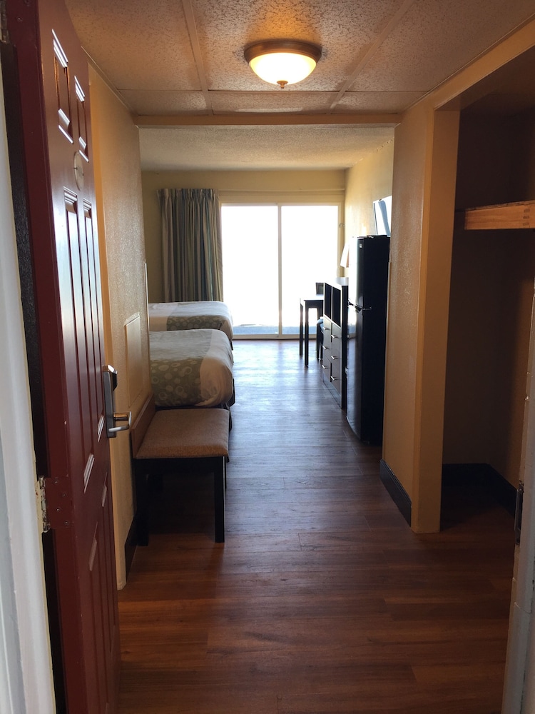 Blu Atlantic Oceanfront Hotel Suites 41/59