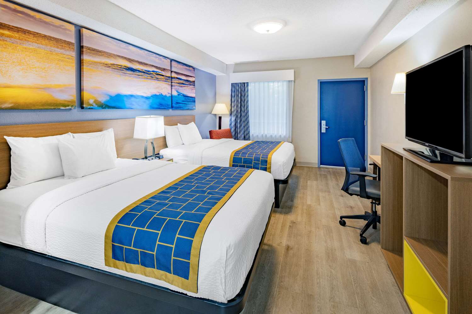 Days Inn & Suites by Wyndham Savannah Midtown 25/56