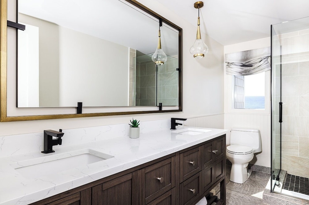 Gurneys Montauk Resort and Seawater Spa 77/78