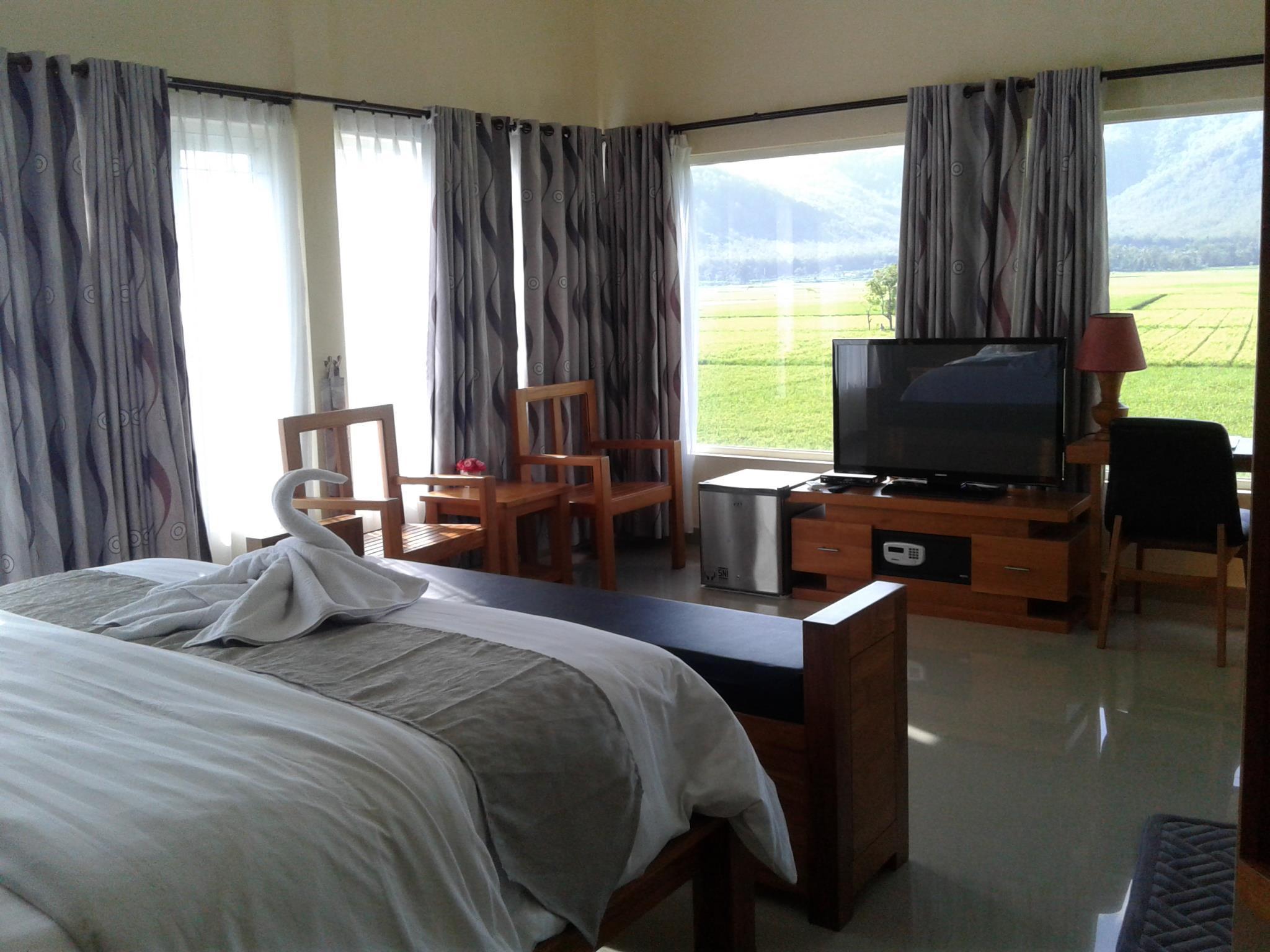 Ambulu Hotel 7/19