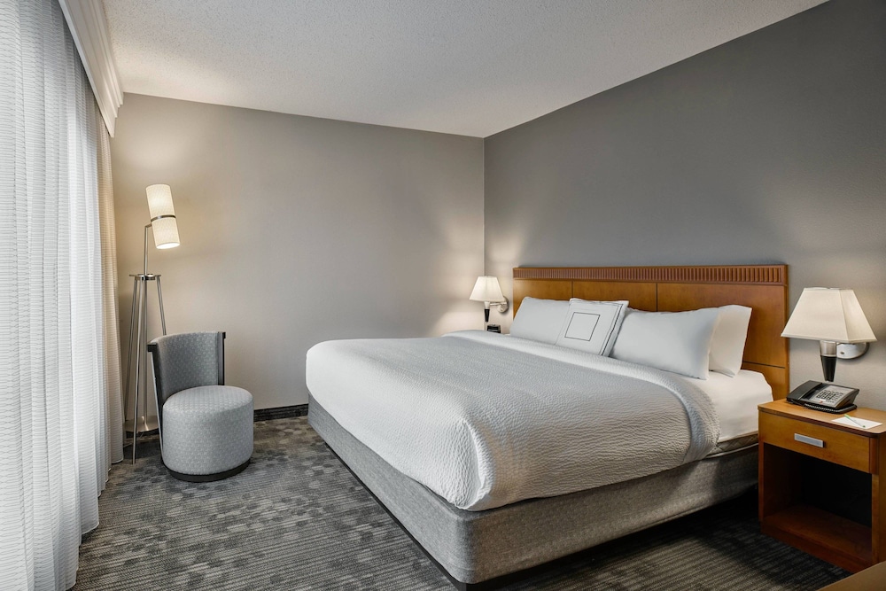 Courtyard by Marriott Philadelphia Langhorne 12/47