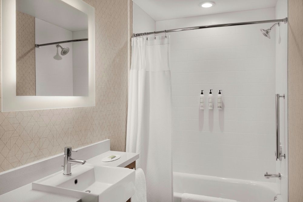 جناح بسريرين كوين بإطلالة على المتنزه مع سرير سحّاب إضافي، Springhill Suites Chicago Southeast Munster In 3/5