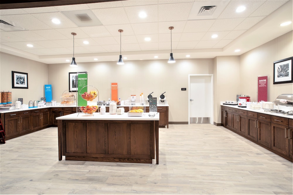 Hampton Inn & Suites Logan 12/48