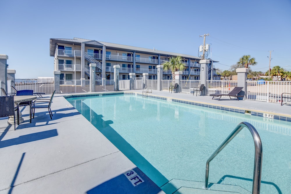 Seabreeze Inn 1/32