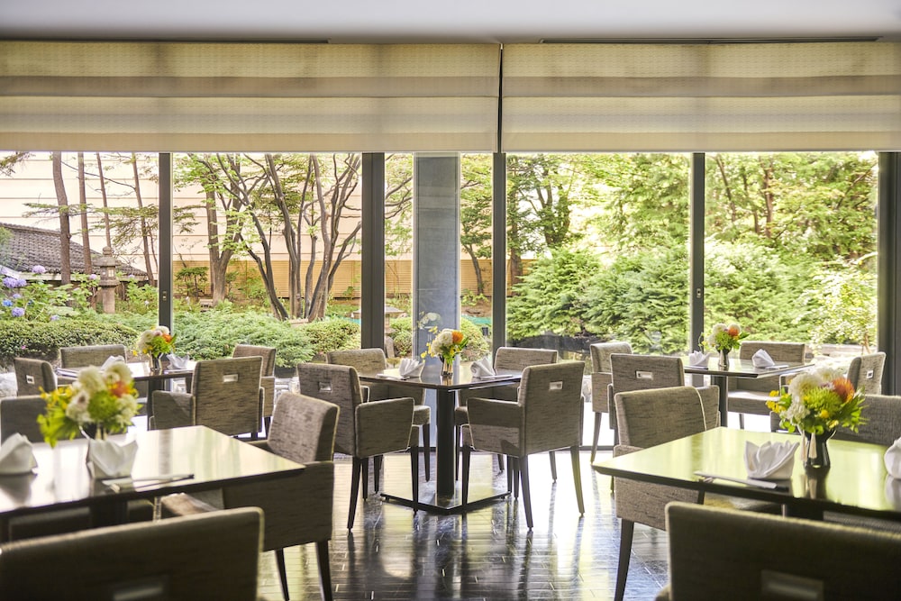 Sapporo Grand Hotel 40/50