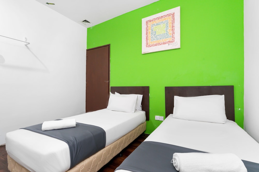 ROOM, TWIN BEDS