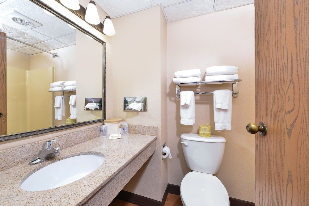 Revel Hotel Minot, SureStay Collection by Best Western 23/66