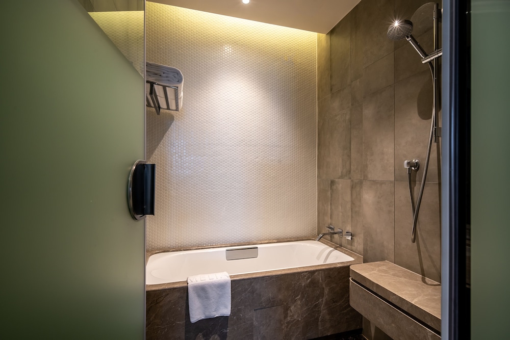 Melia Shanghai Parkside 54/57