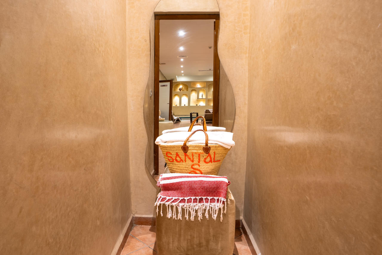 Intouriste Hotel & Suites 33/72