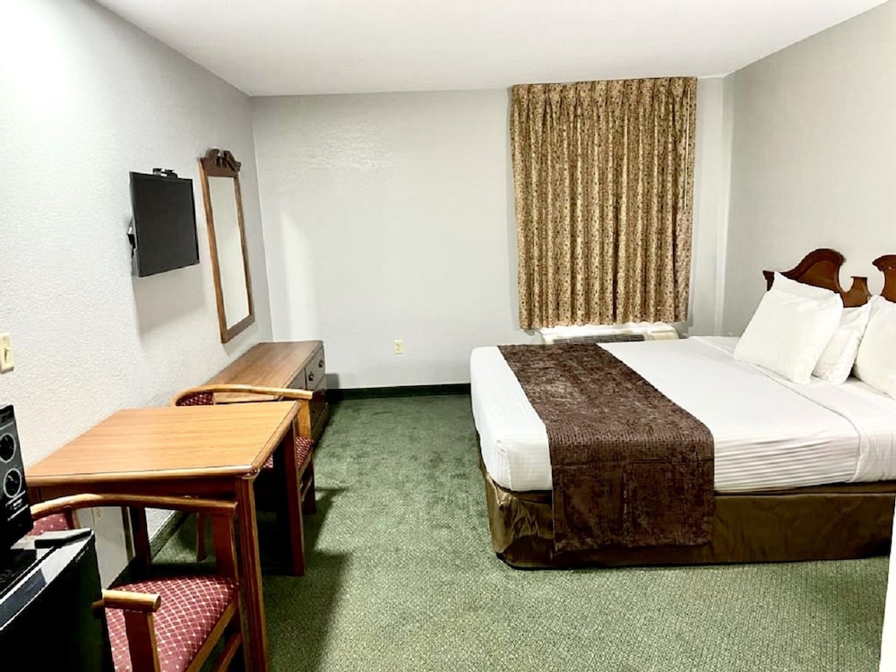 Star City Inn Suites 16/45
