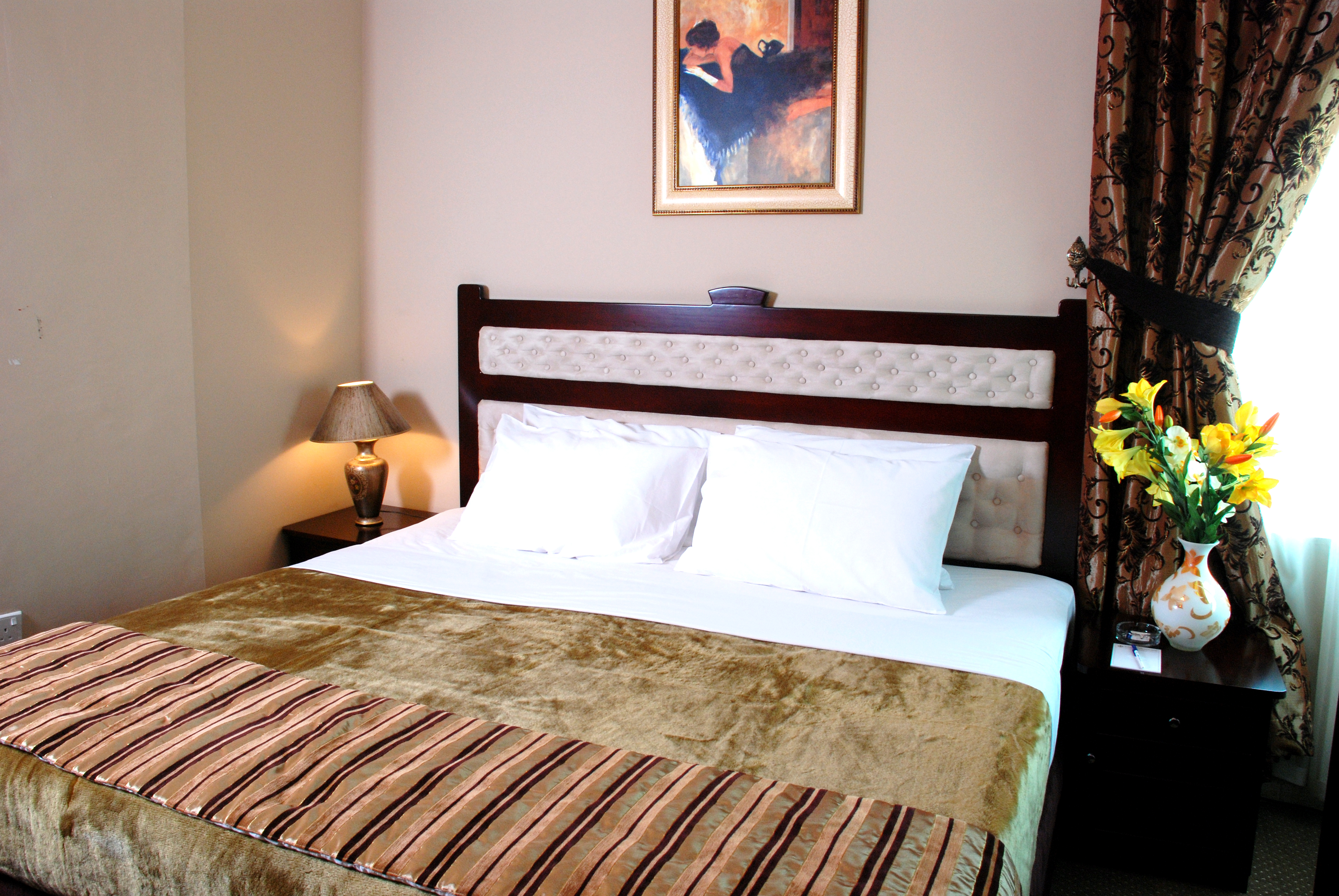 Al Bustan Tower Hotel Suites 8/23