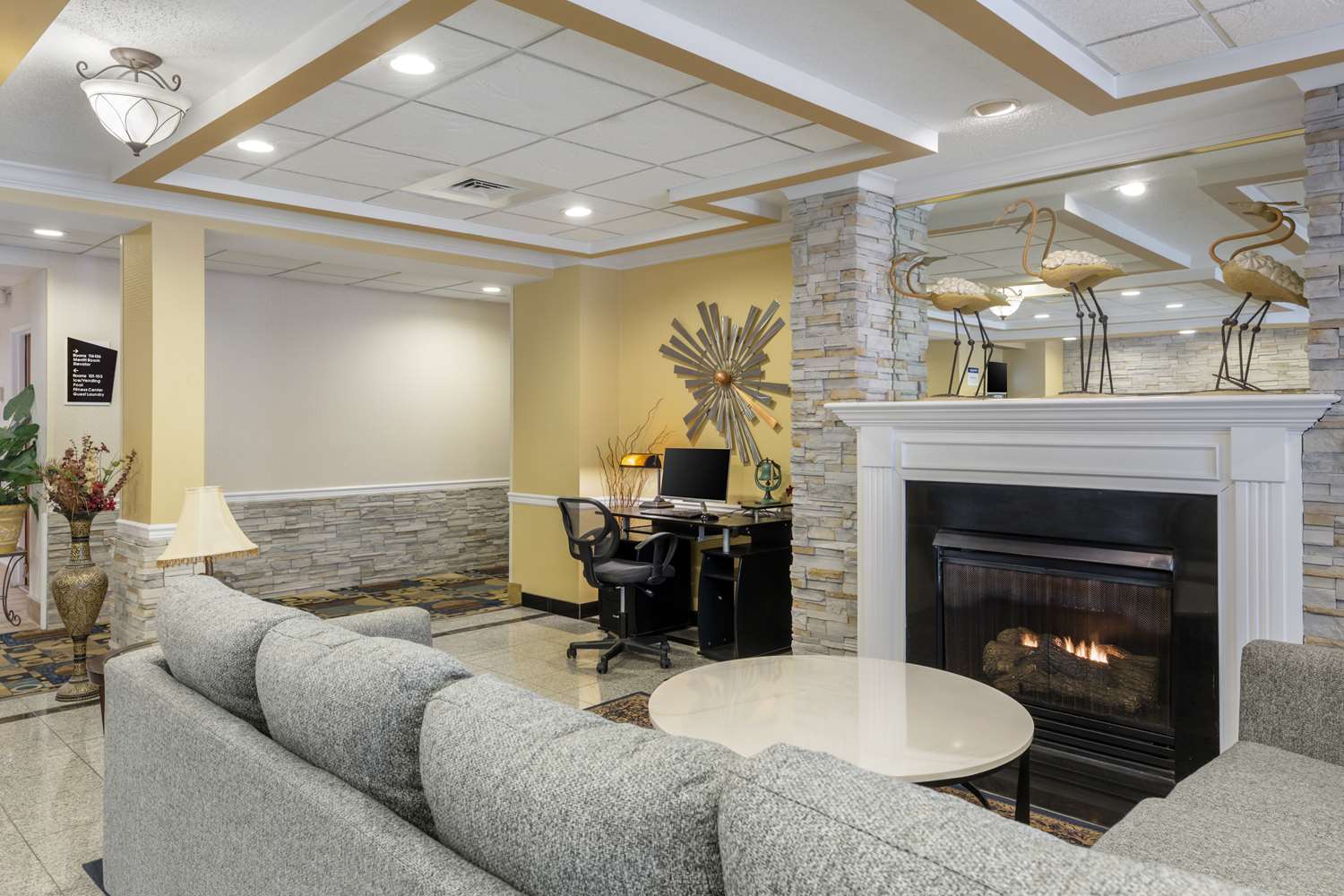 Best Western Plus New England Inn & Suites 15/20