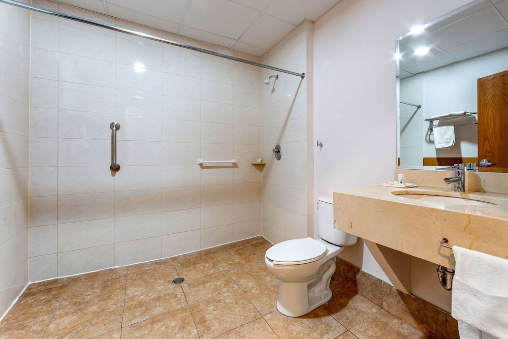 Comfort Inn Chihuahua, CHH 24/27