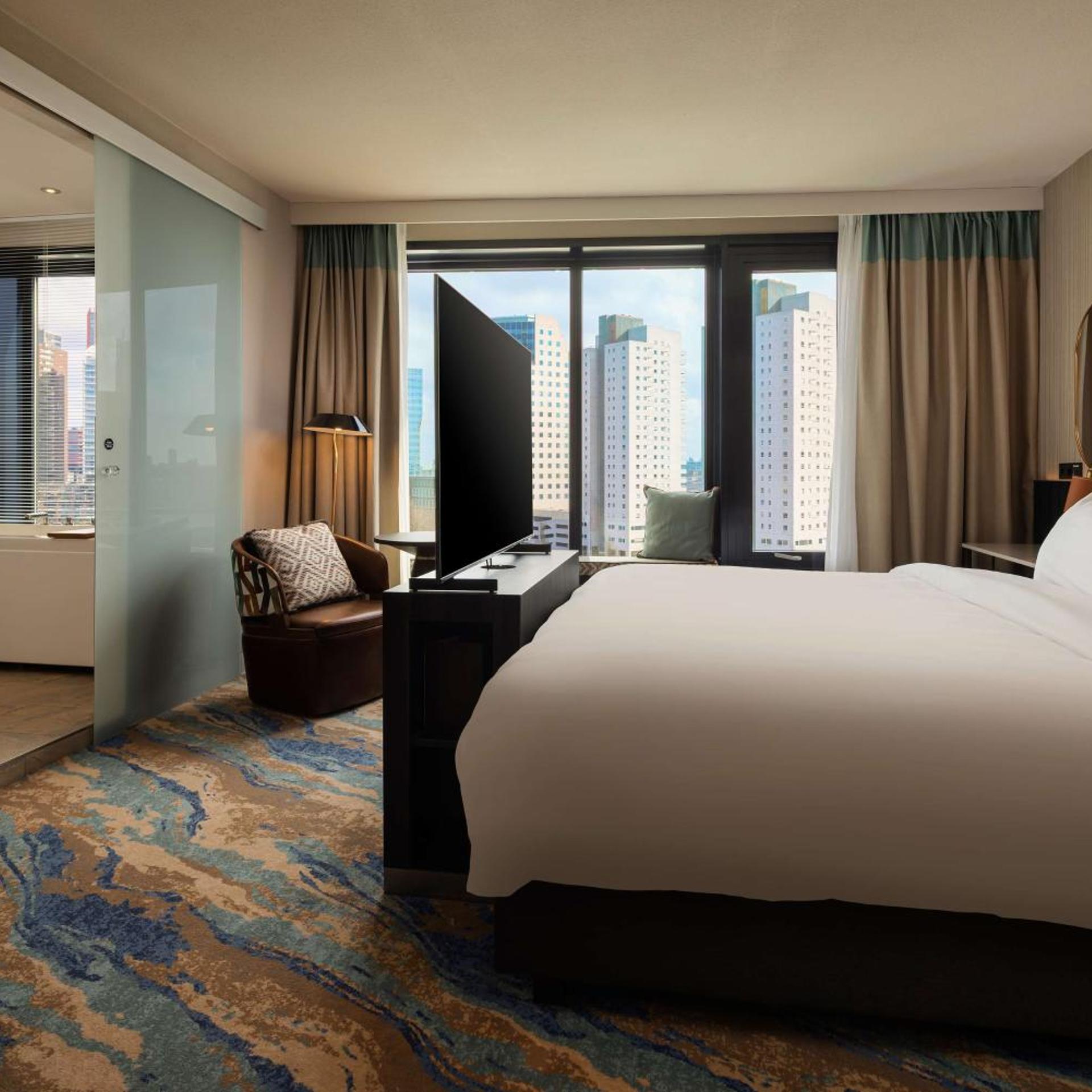 SUPERIOR, KING BED, HARBOUR VIEW