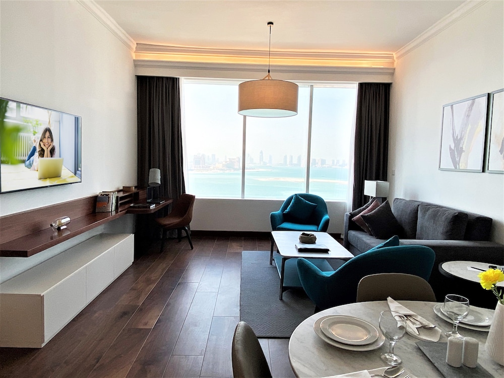 Somerset West Bay Doha 39/55