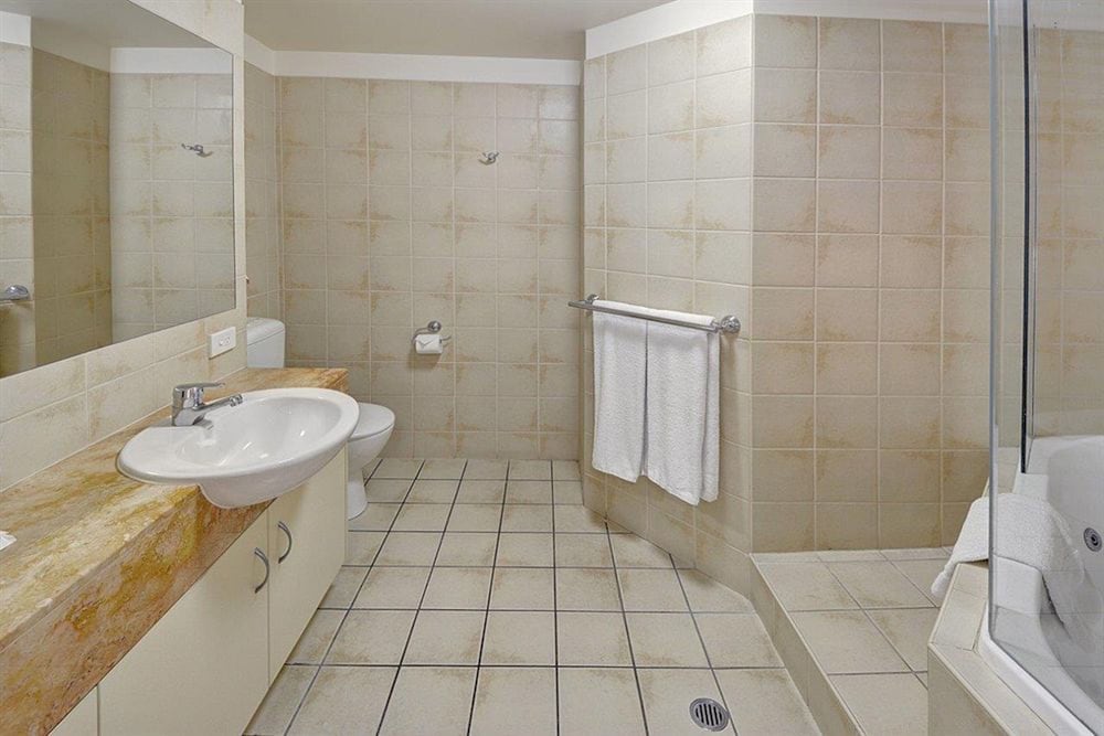 Raffles Mooloolaba 20/70