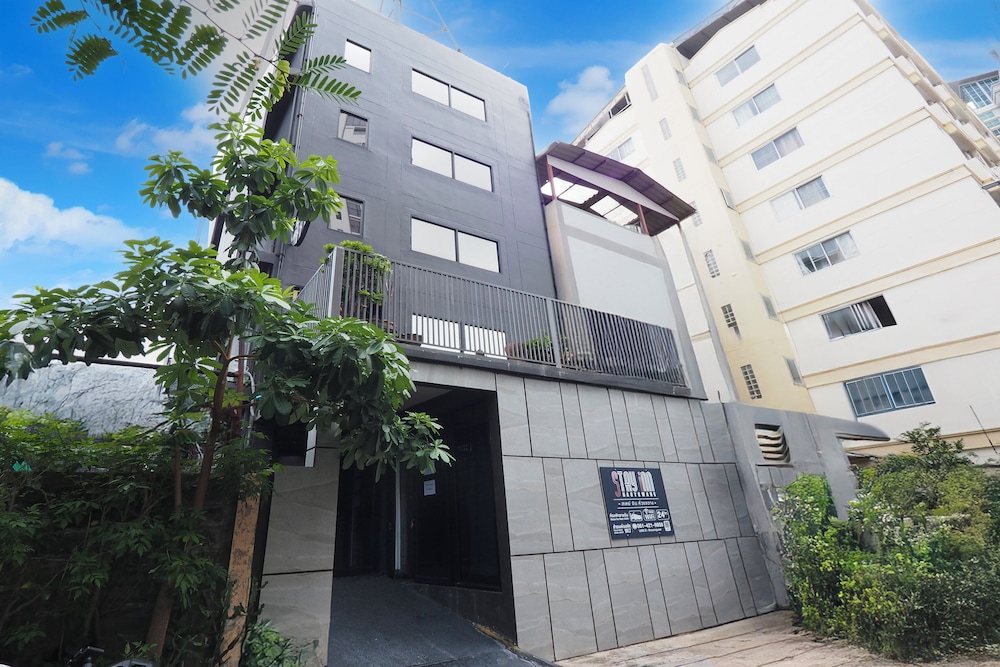 RQ Bangkok Huai Khwang by Collection O 57/61