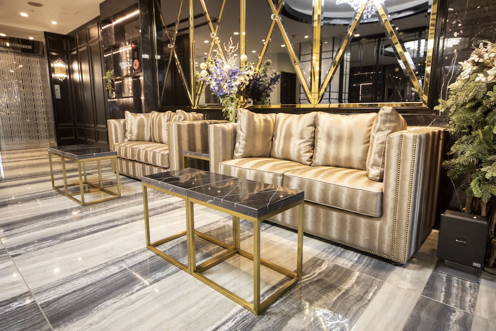 The Grandeur Hotel 10/40