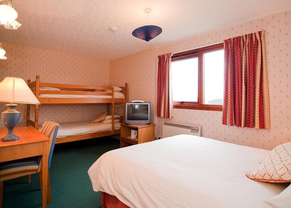 CASTLETOWN HOTEL 31/40