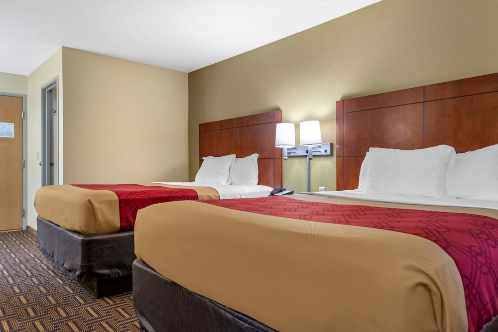 Coratel Inn & Suites by Jasper River Falls 22/60