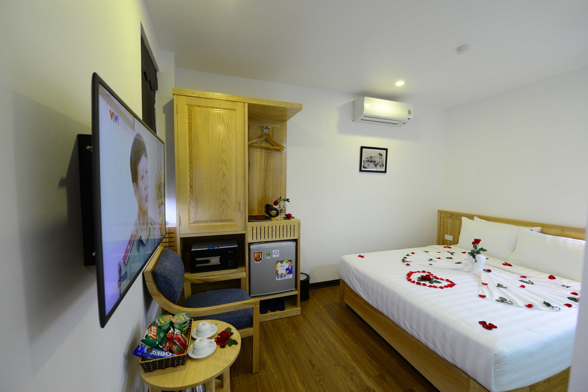 HONEYMOON, SUITE