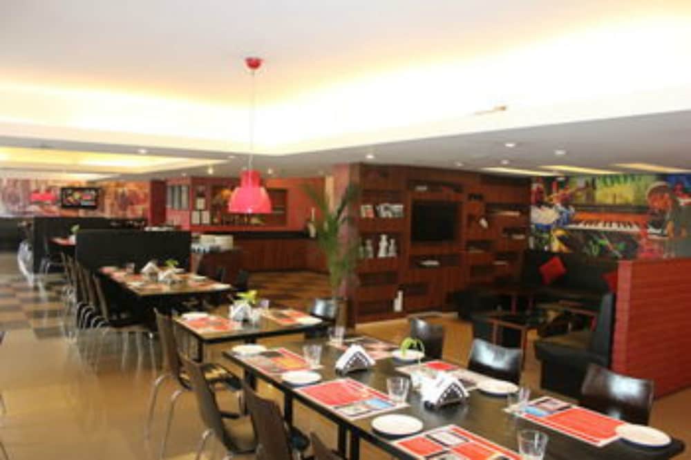 Red Fox Hotel Jaipur 42/55