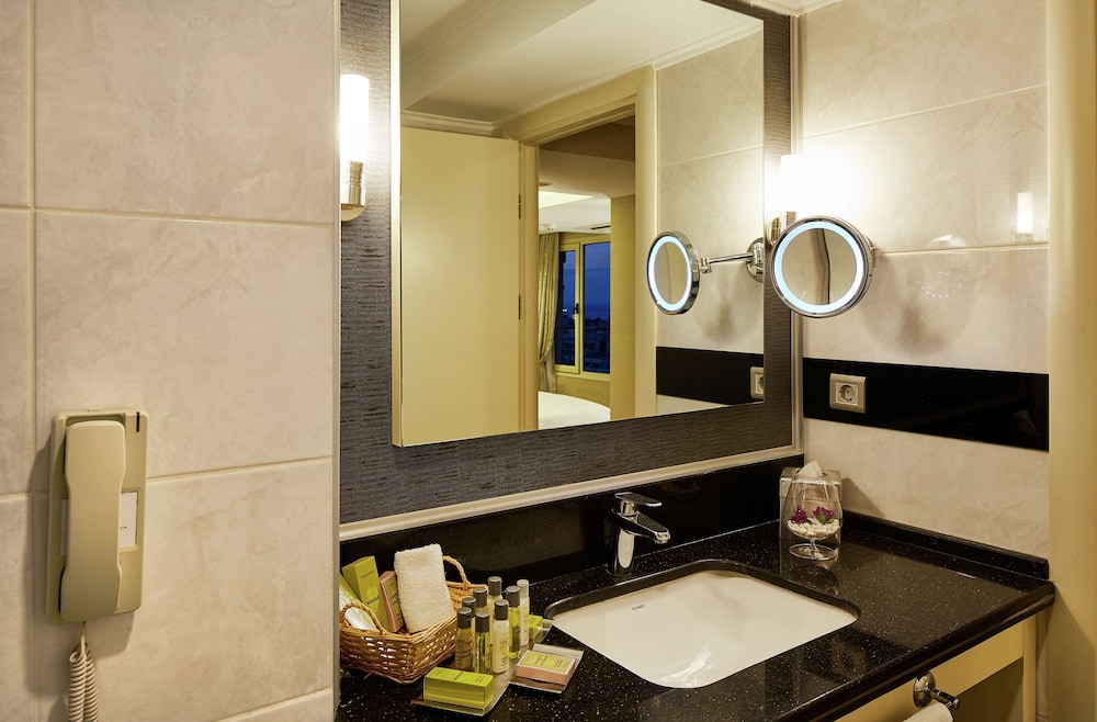 Doubletree By Hilton Hotel Izmir Alsancak 28/58