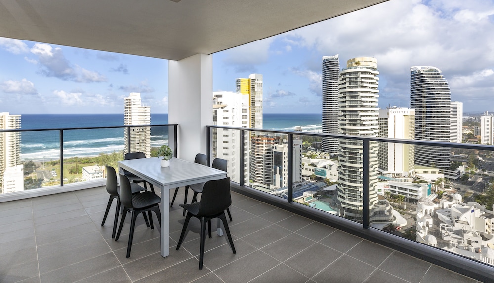 Qube Broadbeach 21/50