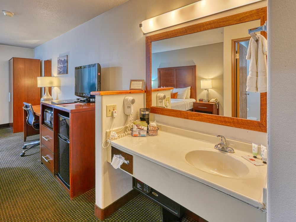 Yellowstone River Inn and Suites 14/47