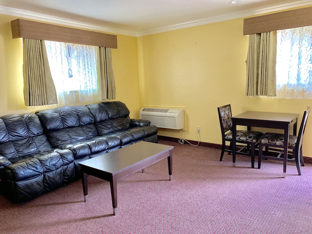 Olive Tree Inn & Suites, a Howard Johnson by Wyndham 54/72