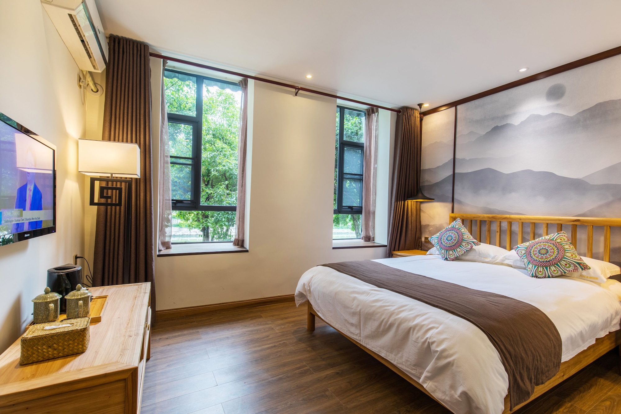 SIGNATURE, STUDIO, SUITE