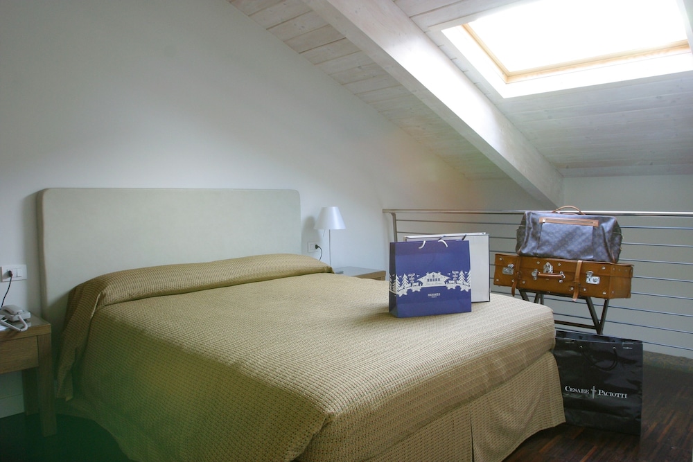 National Hotel 30/68