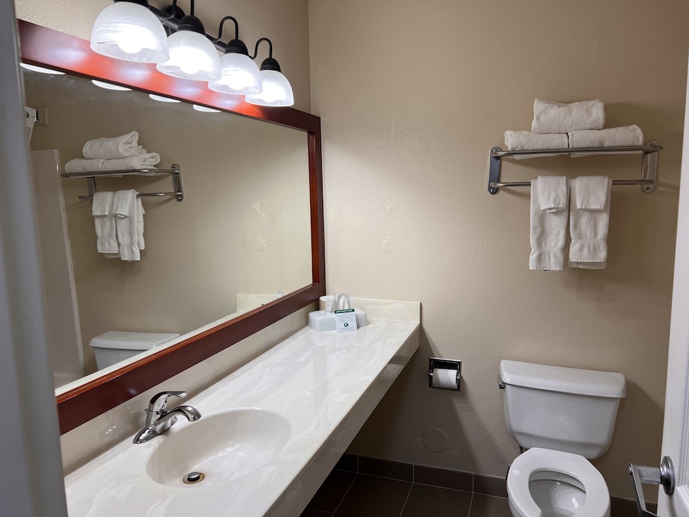 GrandStay Hotel & Suites Waseca 29/29