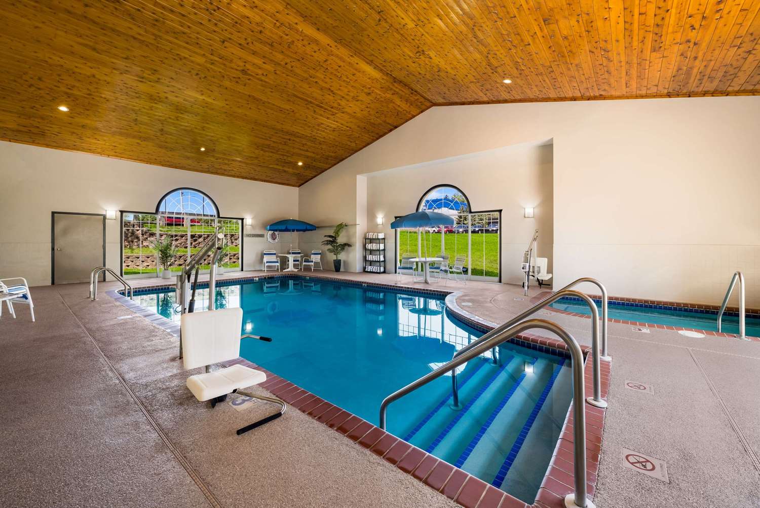 Country Inn Suites By Radisson Freeport Il 12/27