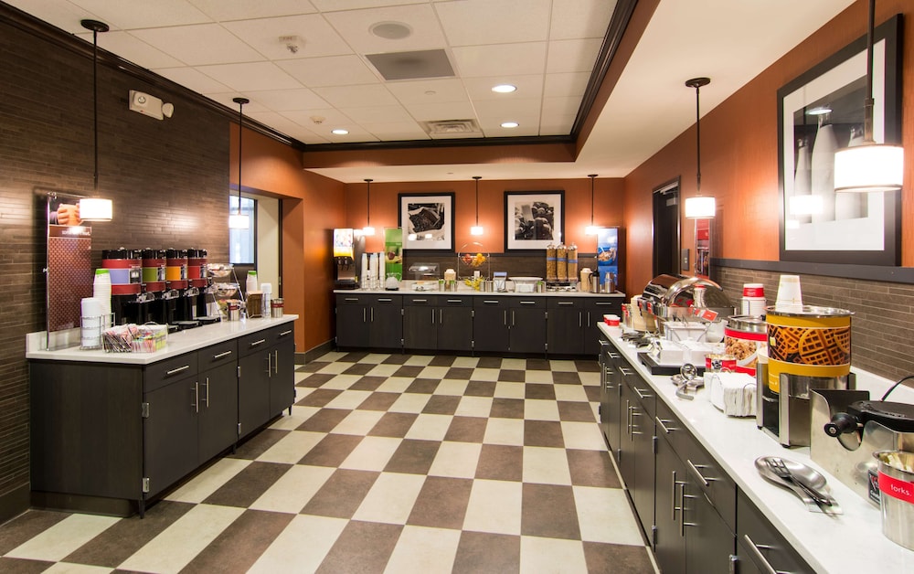 Hampton Inn Orange City 8/37