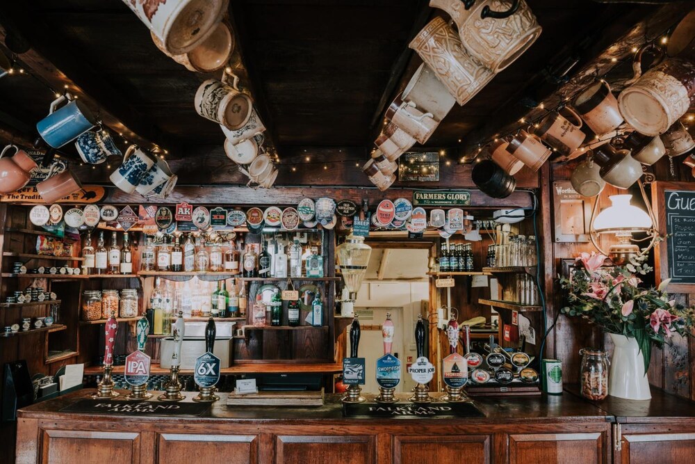 The Falkland Arms 27/50