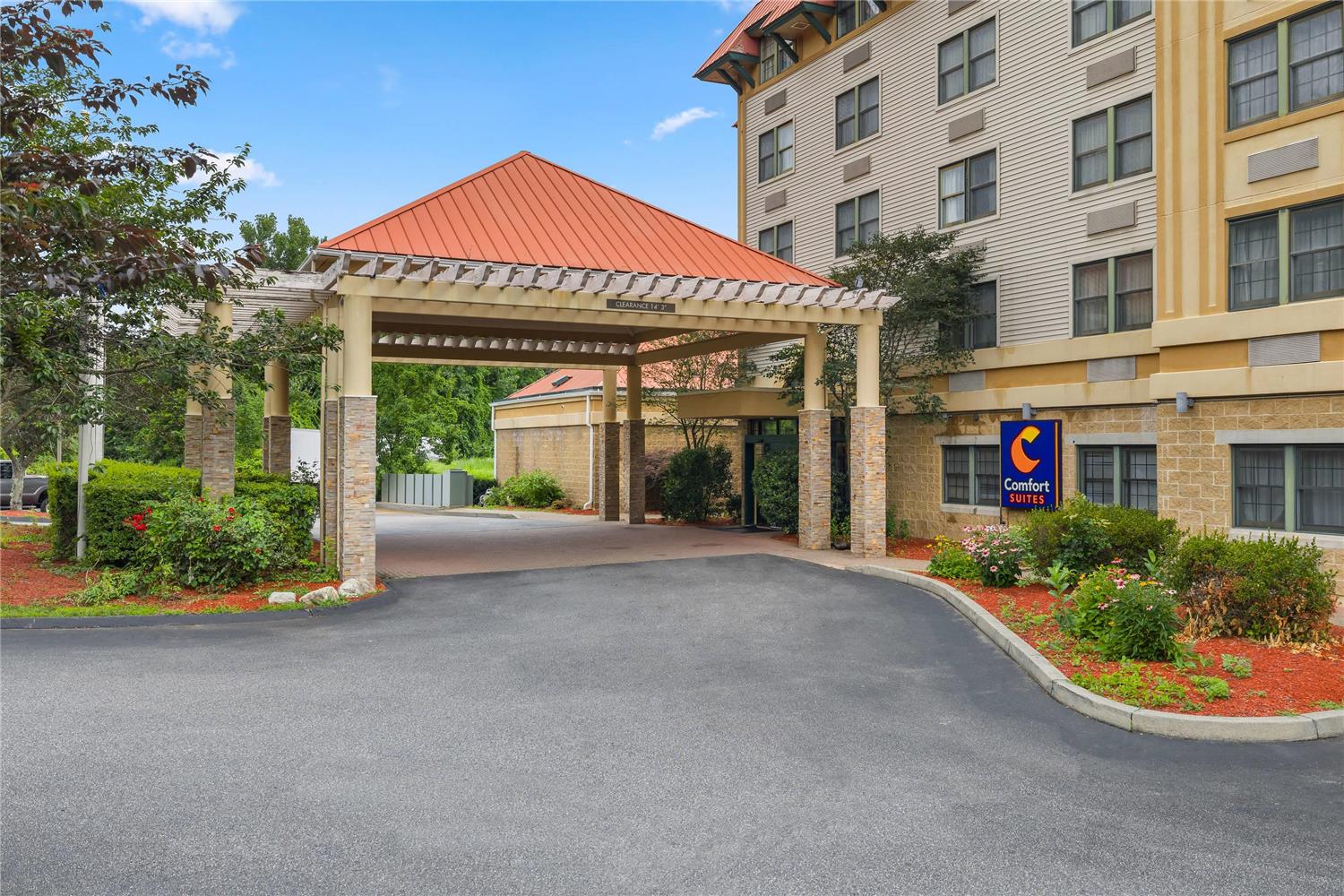 Comfort Suites Near Casinos 21/25