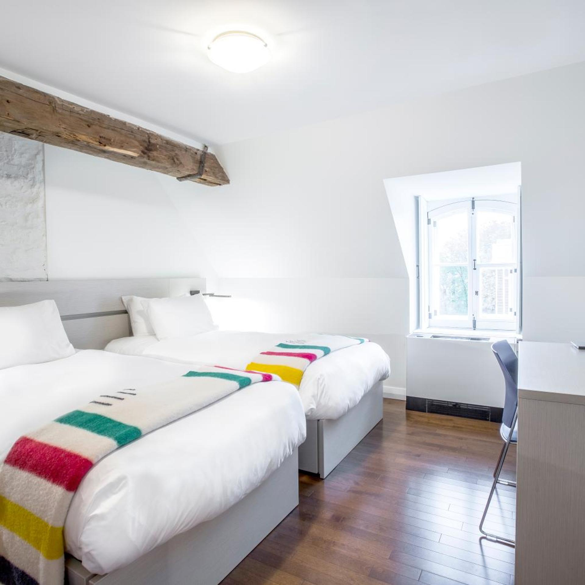 Superior, Twin Beds