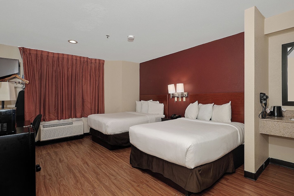 GreenTree Inn Houston IAH Airport 15/48