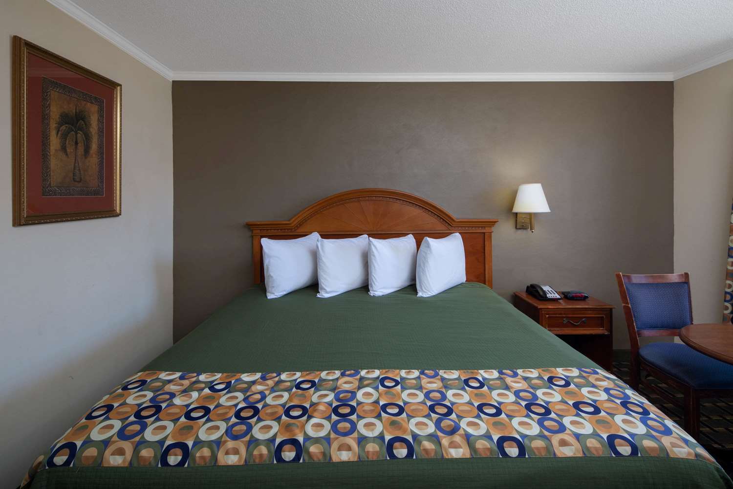 Travelodge by Wyndham Orangeburg 12/37