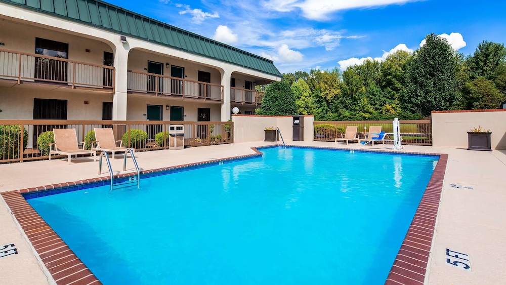 Best Western Home Place Inn 13/20