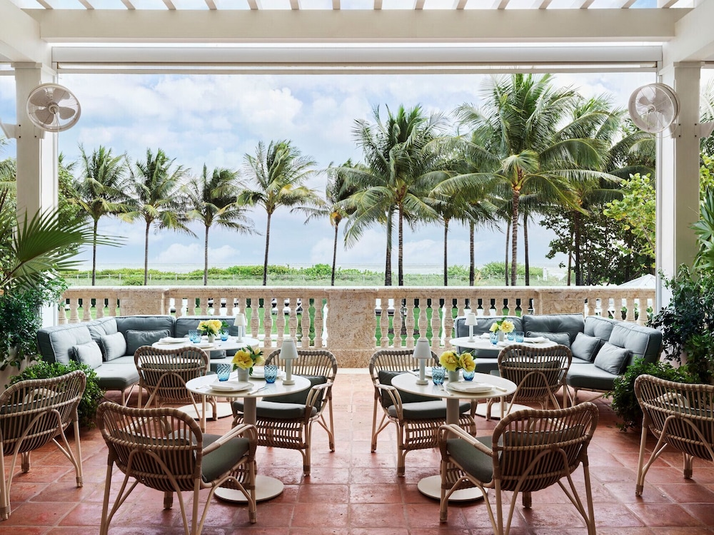 Four Seasons Hotel At The Surf Club 45/56